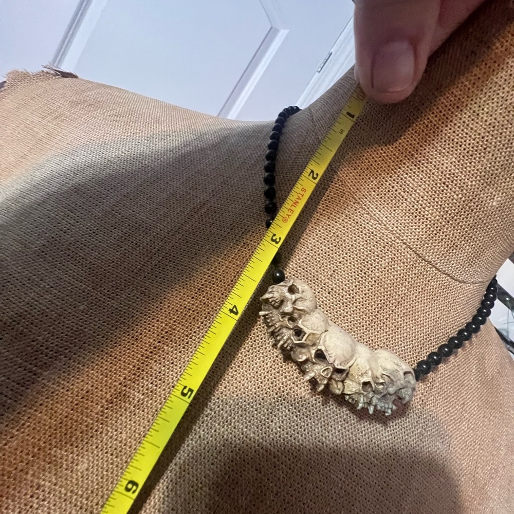 skull hot topic necklace